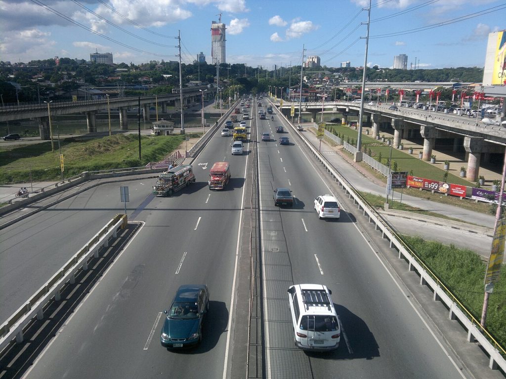 Busy_Marcos_Highway,_Marikina_City,_Philippines_-_panoramio